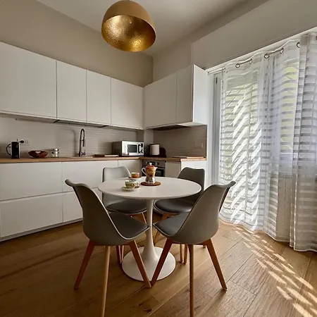 Domus Alessandrino Apartment